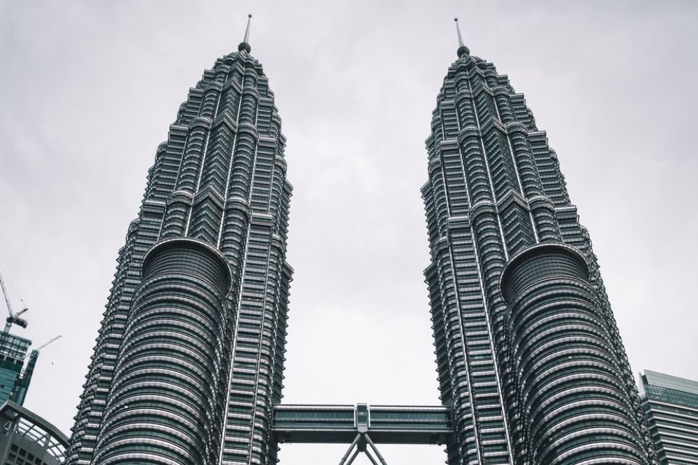 Ilustrasi Petronas Twin Tower