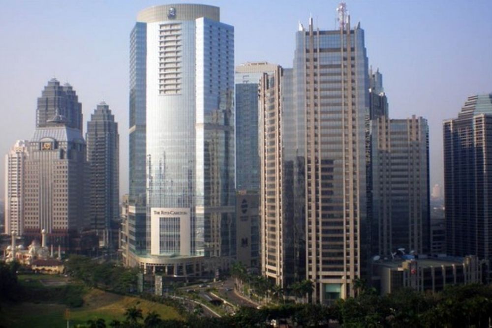 Pemandangan gedung pencakar langit di kawasan SCBD Jakarta