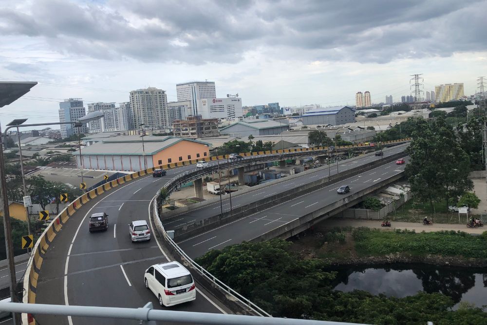 Akses tol dan sarana transportasi