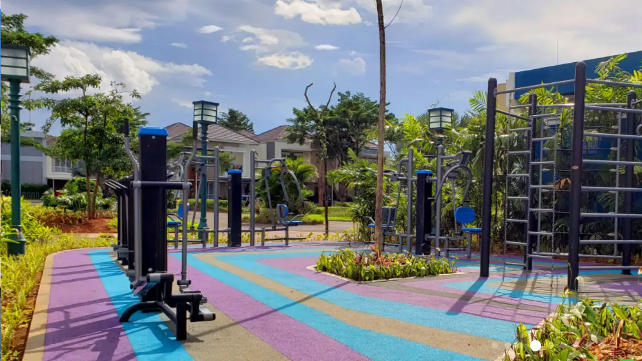 Fasilitas outdoor gym di Paradise Resort City